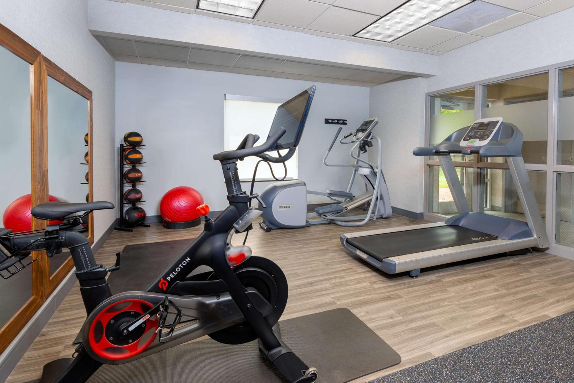 Hampton Inn & Suites Murfreesboro Buitenkant foto